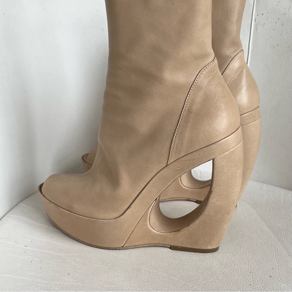 (˵༎ຶ 0 ༎ຶ˵) SOLD DEPOP
Ann Demeulemeester Peep Toe Platform Ankle Boots - Picture 3 of 17